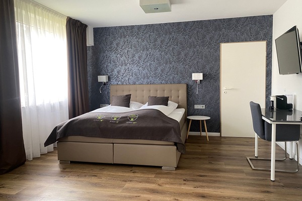 Family Studio Suite | Hypo-allergenic bedding, individually decorated, desk, laptop workspace