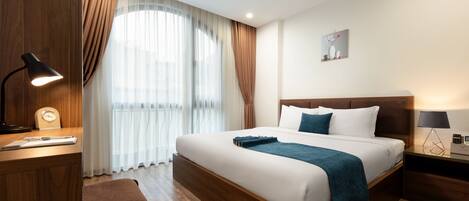 Apartment with City View | 1 bedroom, individually furnished, desk, laptop workspace