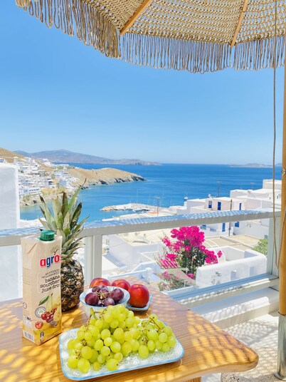 Gerani Deluxe Houses with Sea View