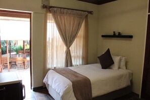 Basic Single Room, 1 Twin Bed | In-room safe, individually decorated, individually furnished, desk