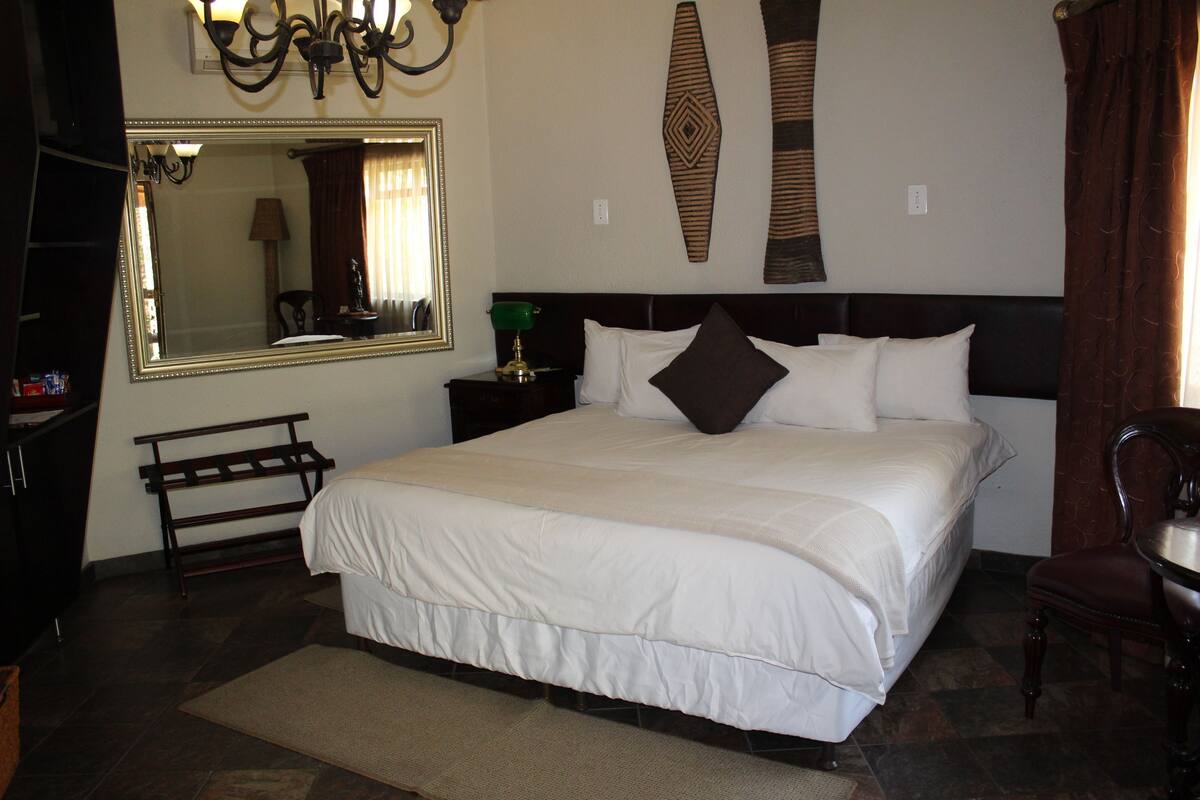 Deluxe Double Room | In-room safe, individually decorated, individually furnished, desk