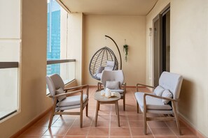 Royal Apartment | Balcony - HiGuests - Sadaf 6 (Dubai)