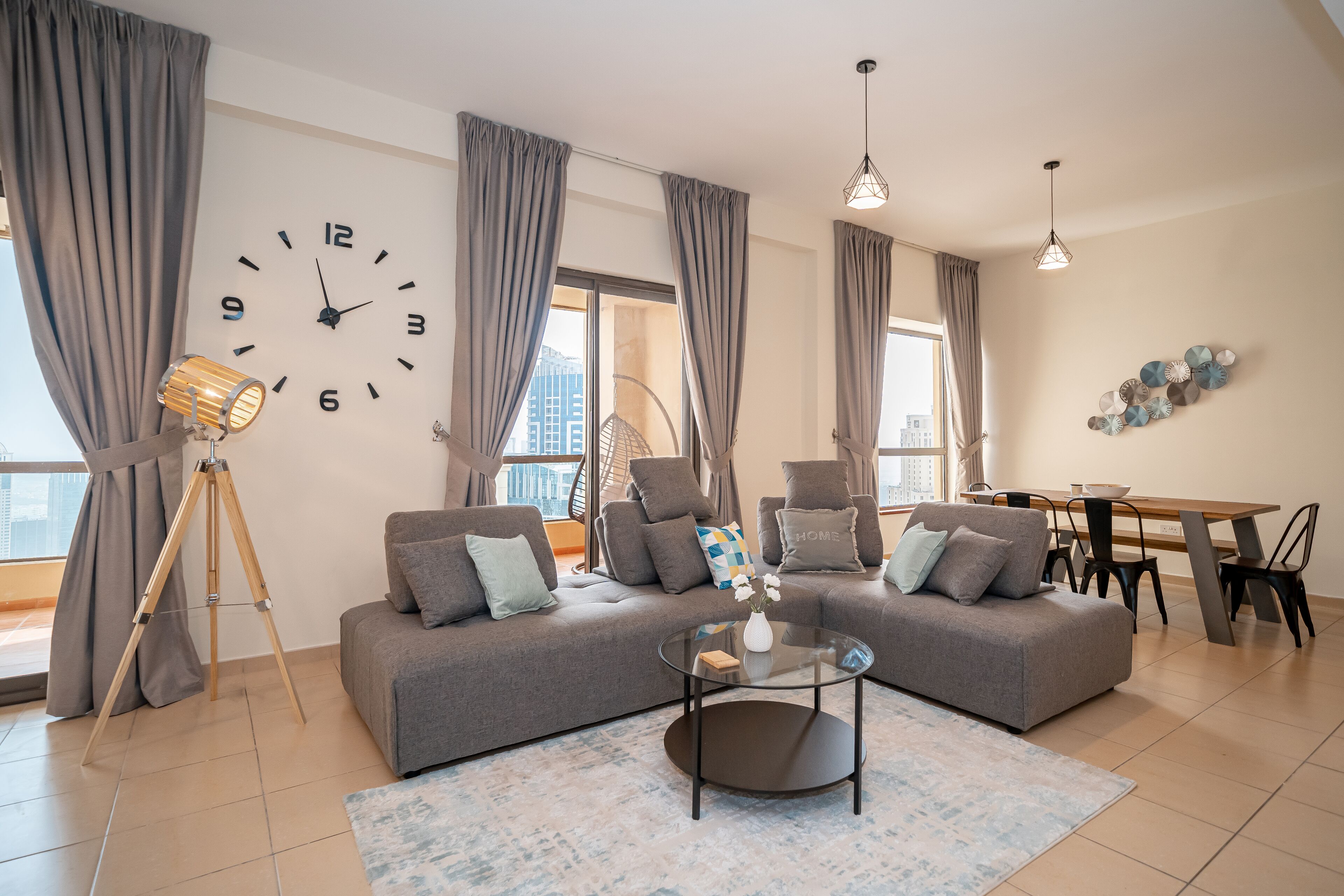 Royal Apartment | Living area | Flat-screen TV