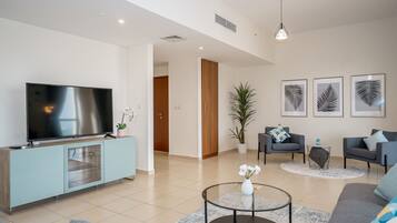 Royal Apartment | Living area | Plasma TV