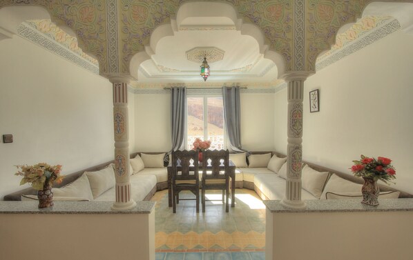 Deluxe Suite | Egyptian cotton sheets, premium bedding, down duvets - Hotel New Mars Dades (Ait Sedrate Jbel El Oulia)