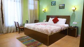 Deluxe Room | Living room | LED TV