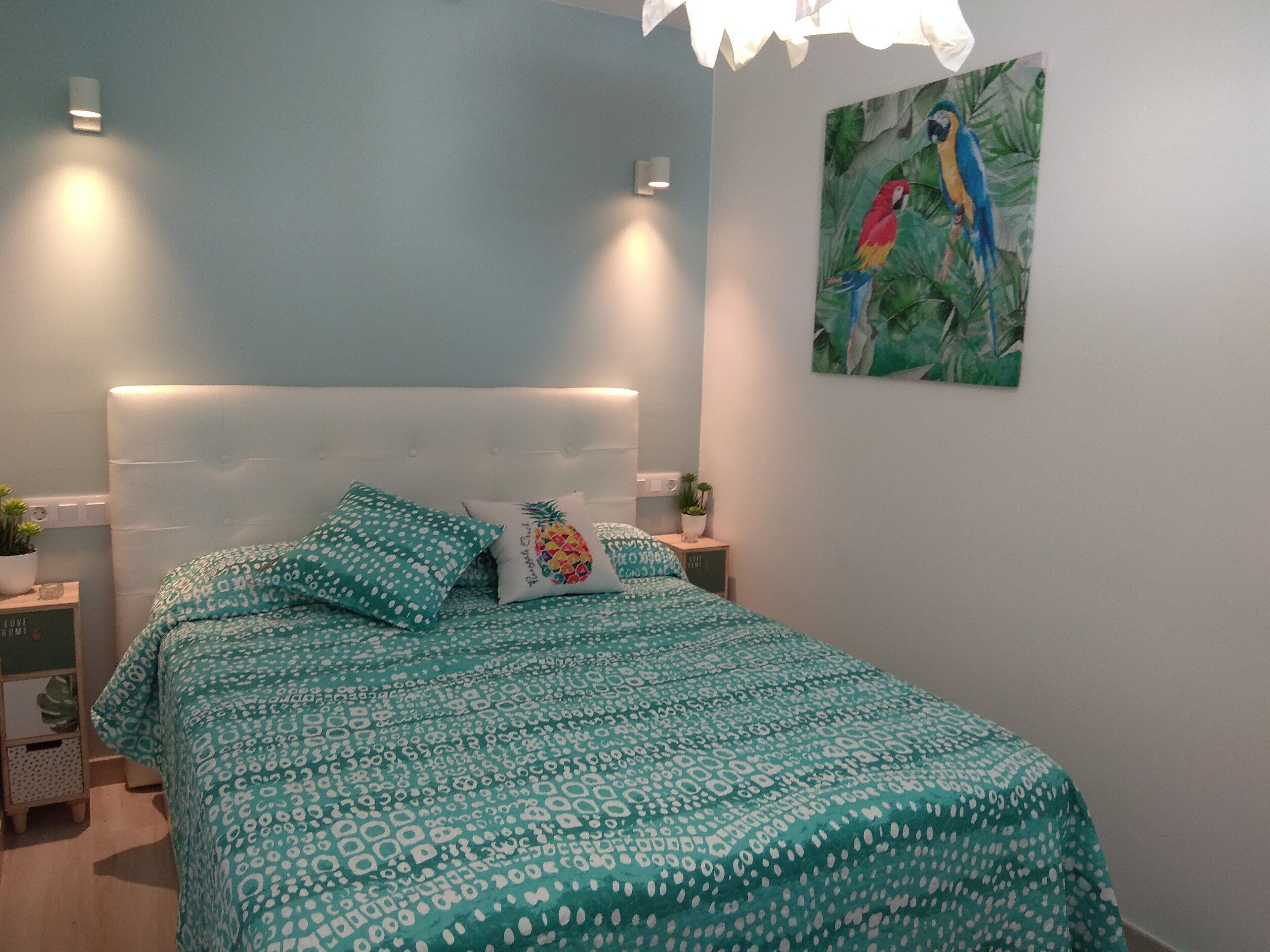 1 slaapkamer, een strijkplank/strijkijzer, reisbedje, gratis wifi