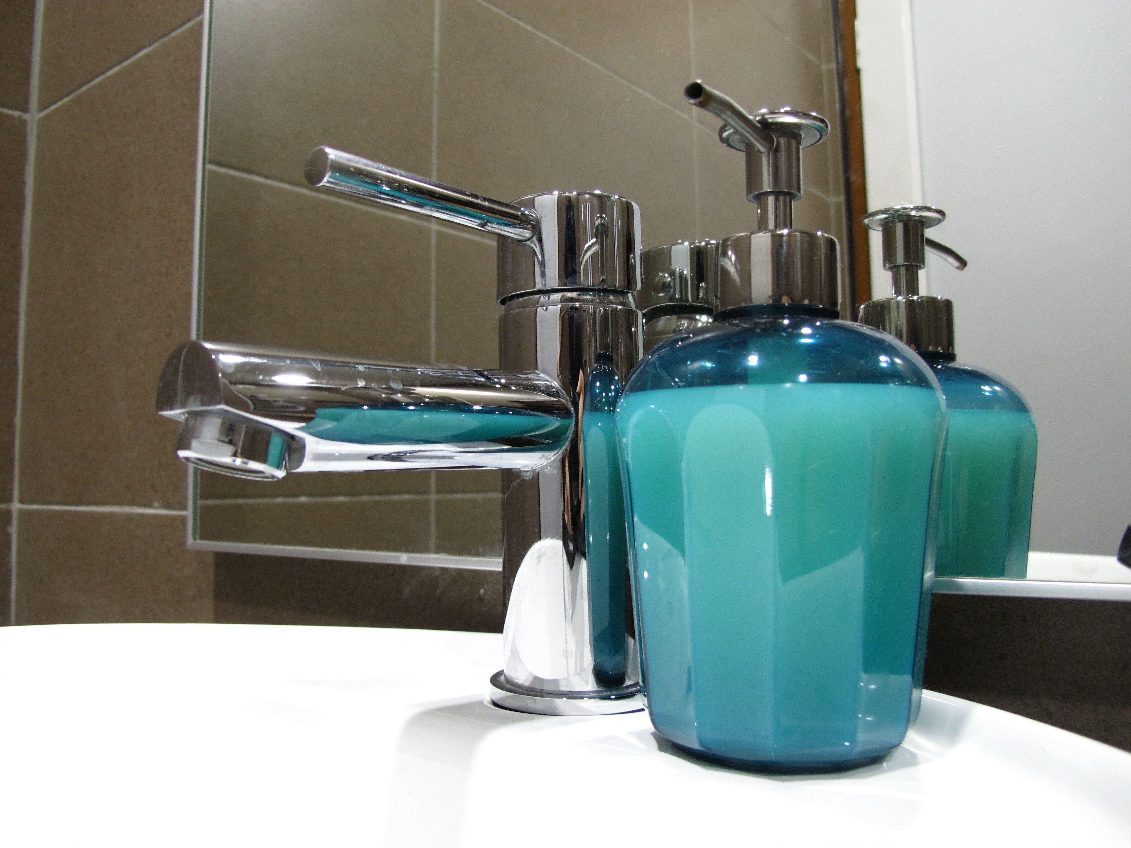 deluxe double room - disability access | bathroom sink