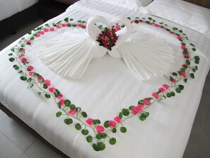 Deluxe Double Room | Desk, laptop workspace, blackout drapes, iron/ironing board - Hotel Sukaramai (Gurun)