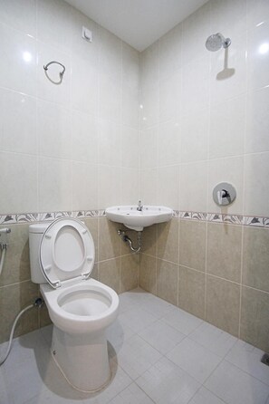 Shower, towels