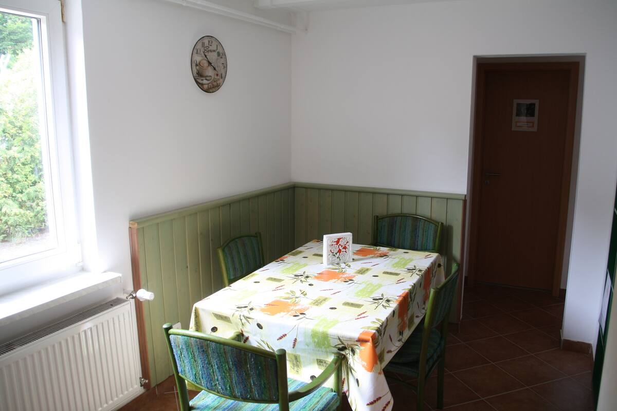 Makan di kamar
