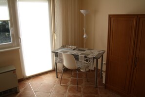 Chambre Simple, salle de bains commune (Haus 4)