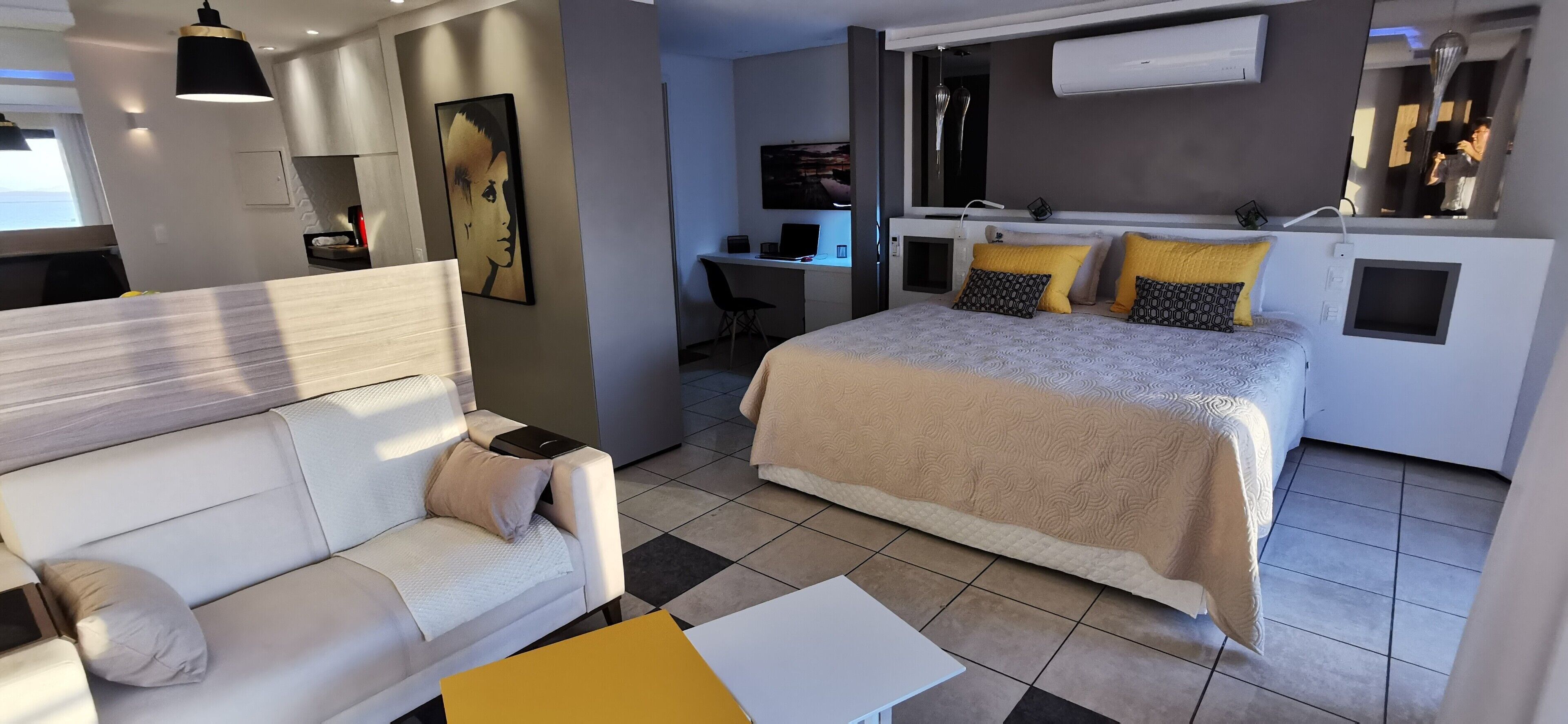 Premium-sengetøj, Select Comfort-senge, minibar, pengeskab på værelset