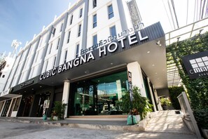 Exterior - Cubic Bangna Hotel (Bangkok)