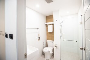 Douche, serviettes fournies