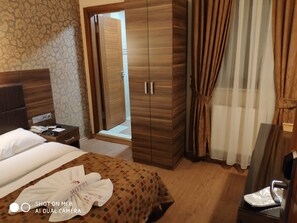 Ropa de cama de alta calidad y minibar