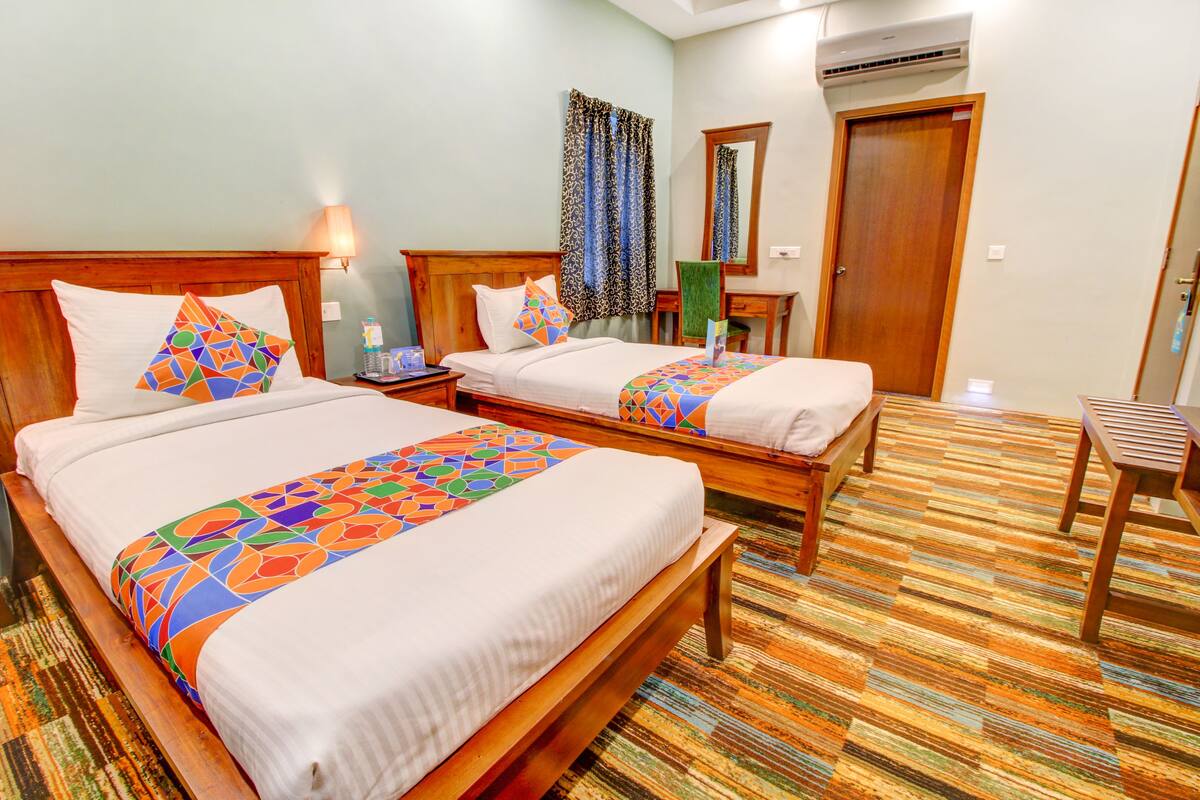 Desk, rollaway beds, free WiFi