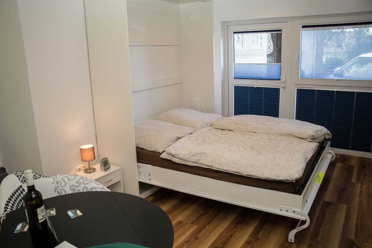 Estudio (30qm-Burgunder) | Wifi gratis y ropa de cama