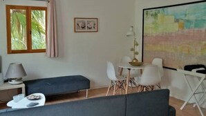Interior - Casa linde, pool, mountain view, Mediterranean sea (Sorède)