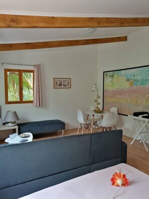 Interior - Casa linde, pool, mountain view, Mediterranean sea (Sorède)