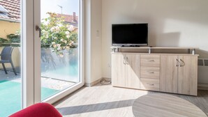 Ferienhaus (50qm-Bacchus-incl. 60EUR cleaning fee) | Wohnbereich | Flachbildfernseher