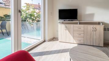 Ferienhaus (50qm-Bacchus-incl. 60EUR cleaning fee) | Wohnbereich | Flachbildfernseher