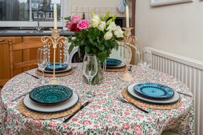 Apartment, 3 Bedrooms | In-room dining - Panoramic Family Home in Maida Vale (London)
