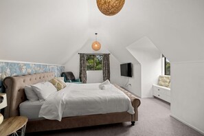 3 bedrooms, iron/ironing board, WiFi, bed sheets - Absolute Waterfront Retreat (Opua)