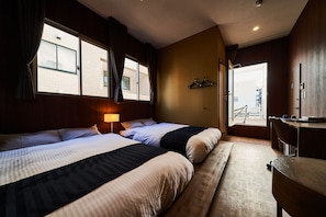 Deluxe Twin Room, Private Bathroom | Iron/ironing board, free WiFi, bed sheets, wheelchair access