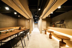 Lobby - &And Hostel Shinsaibashi East (Osaka)