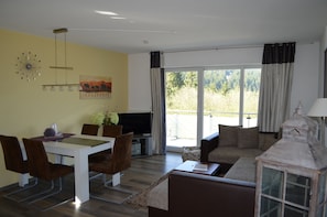 House | Living area | Flat-screen TV, DVD player - Apartment Ohragrund Oberhof (Oberhof)