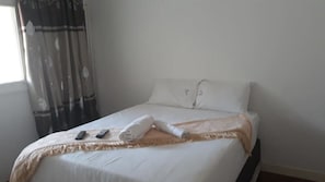 Desk, soundproofing, iron/ironing board, free WiFi