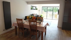 Dining - The Nook (Saundersfoot)