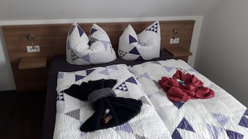 Comfort Double Room, Balcony | Desk, laptop workspace, blackout drapes, soundproofing