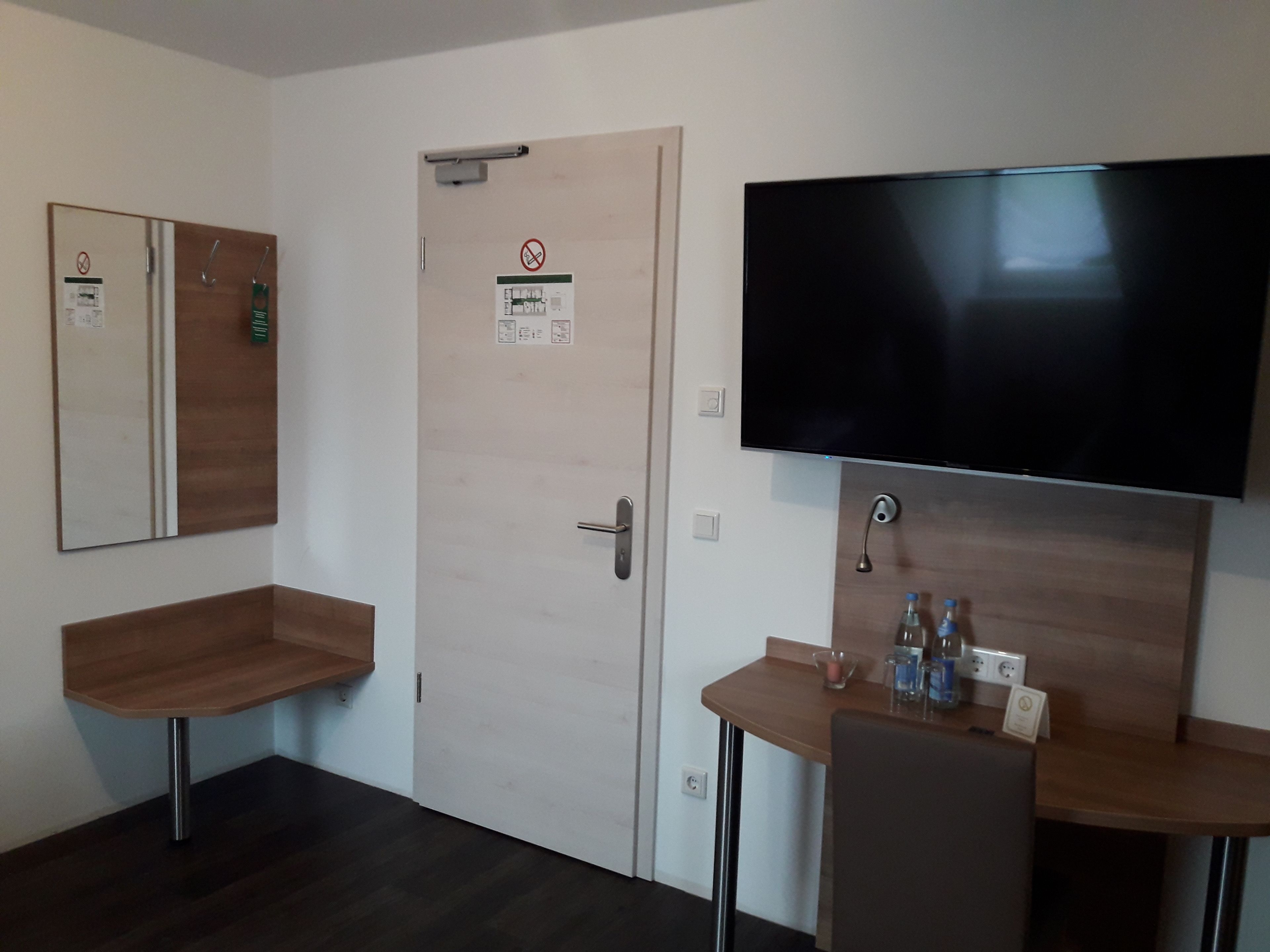 Comfort Twin Room | Television