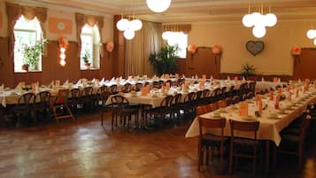 Banquet hall