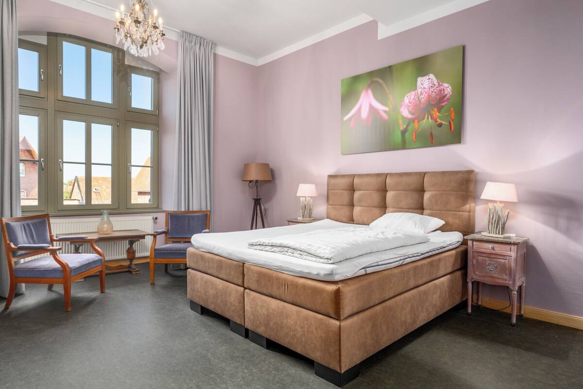 Royal Double Room | Soundproofing, rollaway beds (surcharge), WiFi (free)