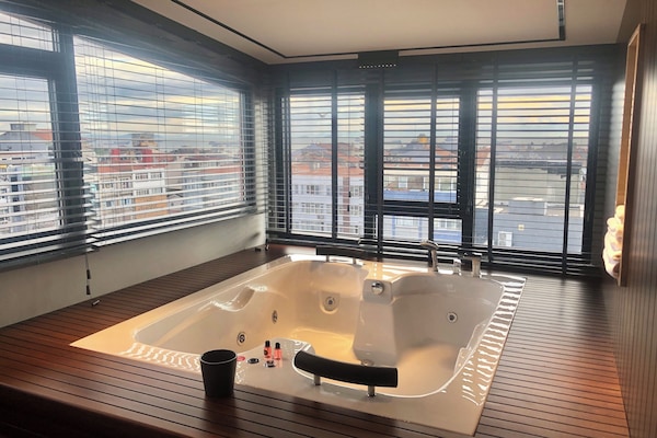 Deluxe Studio Suite, Smoking