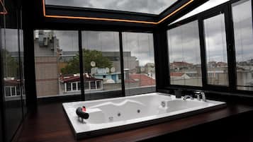 1 habitación, ropa de cama de alta calidad y escritorio