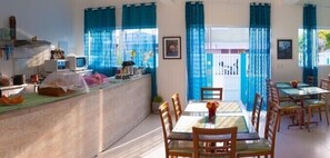 Desayuno buffet incluido todos los días 
