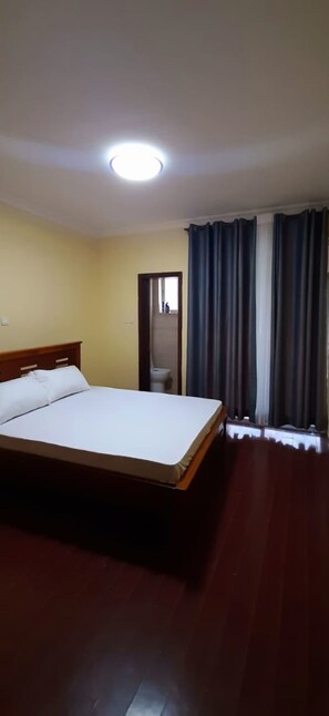 Apartment, 4 Schlafzimmer | 4 Schlafzimmer, Schreibtisch, kostenloses WLAN, Bettwäsche