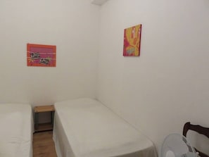 1 bedroom, iron/ironing board, travel cot, WiFi
