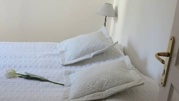 1 chambre, fer et planche à repasser, lit parapluie, Wi-Fi