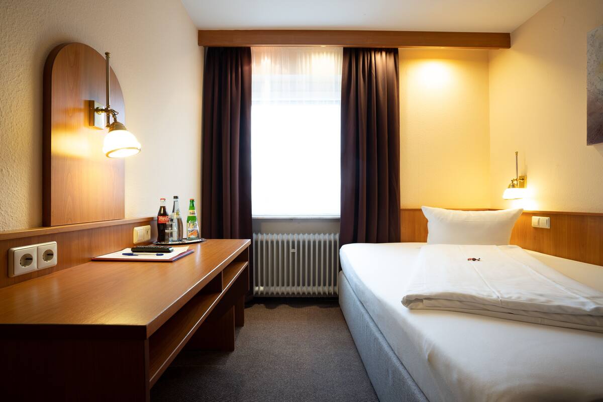 Comfort Single Room | Desk, WiFi (free), bed sheets