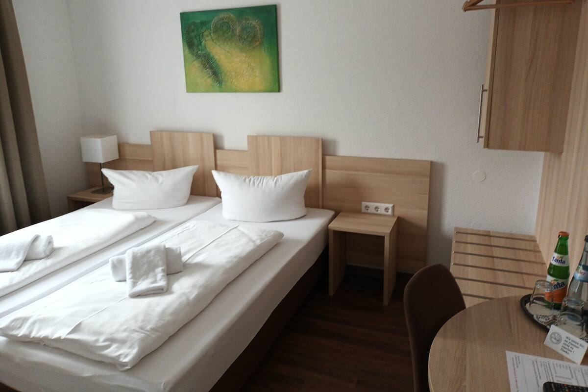 Family Apartment | Desk, WiFi (free), bed sheets