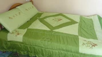 Single Room | Desk, iron/ironing board, free WiFi, bed sheets