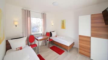Doppelzimmer, Gemeinschaftsbad | Schreibtisch, kostenloses WLAN, BettwÀsche