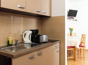 Apartment (Ana Lopud - One-Bedroom Apt with Balc) | Private kitchen | Fridge, stovetop, coffee/tea maker, electric kettle - Apartments Ana Lopud (Dubrovnik)
