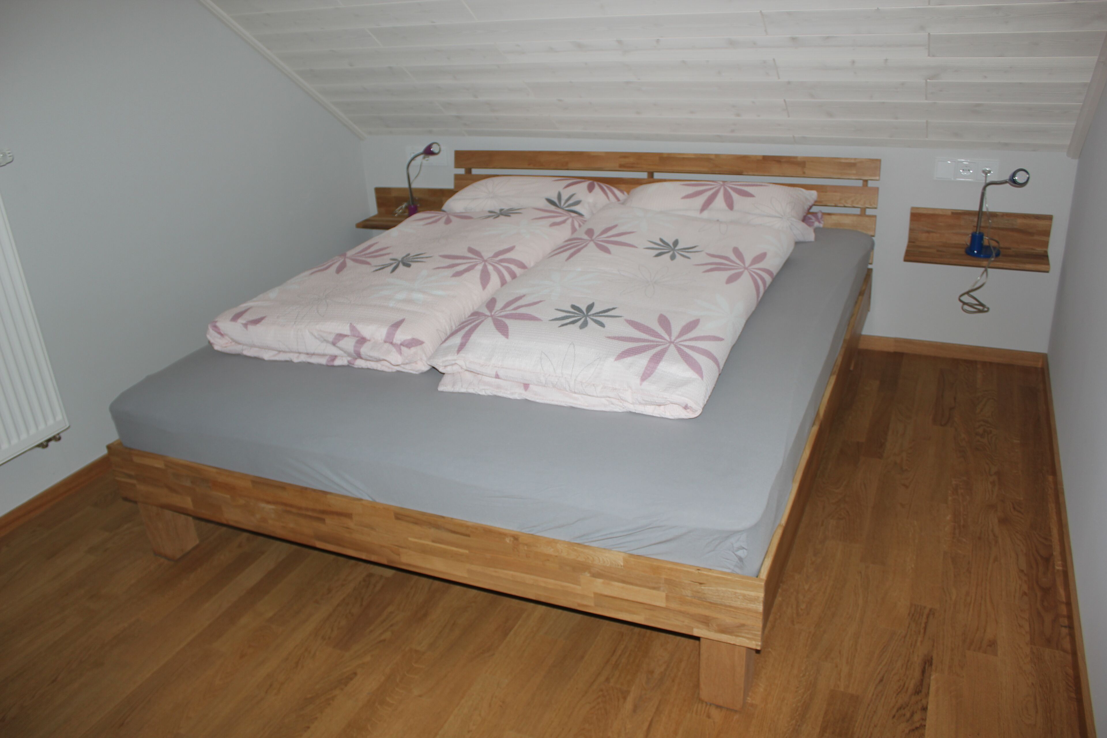 2 Schlafzimmer, Reisekinderbett, WLAN, Bettwäsche