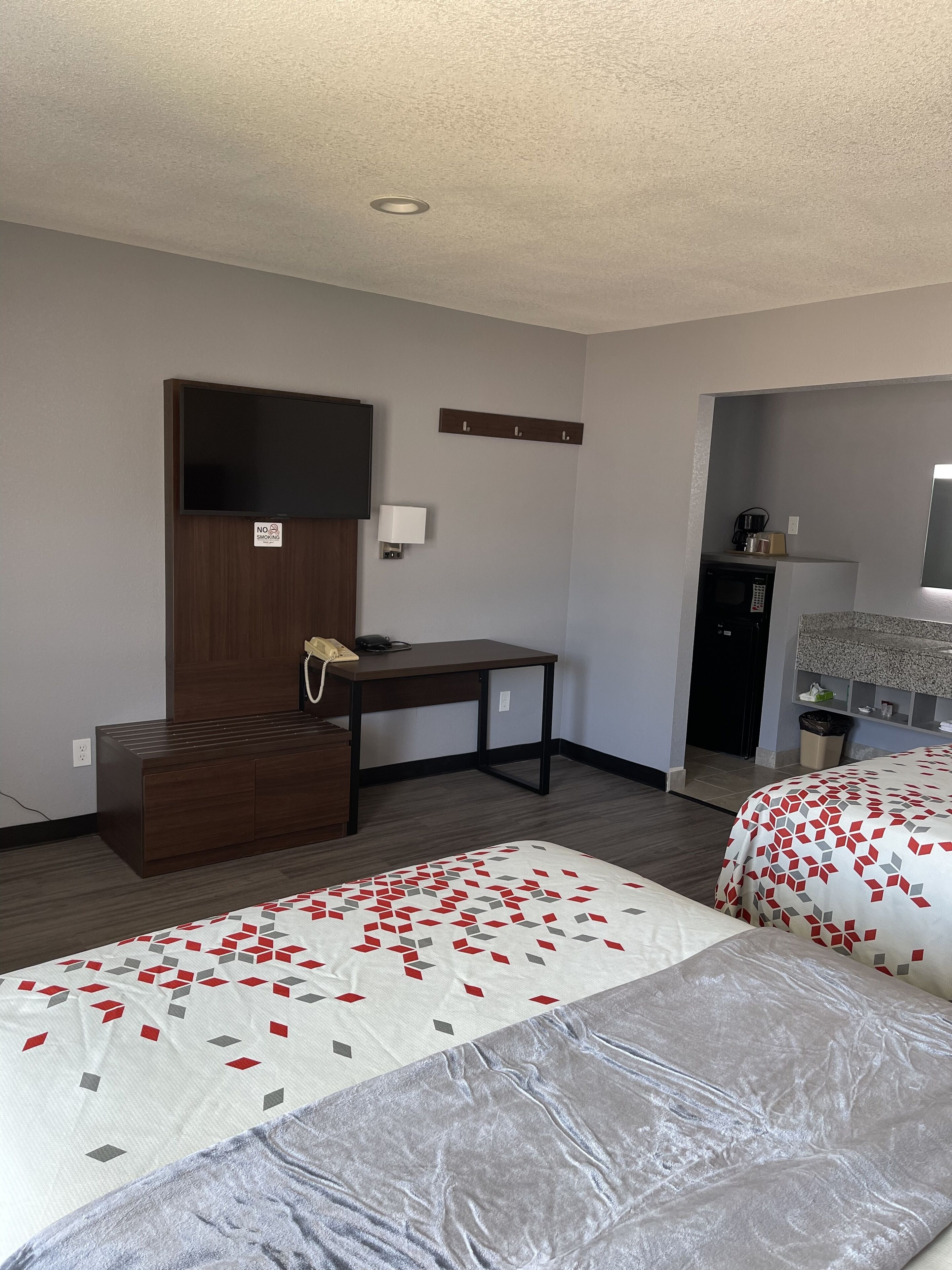 deluxe double room, 2 double beds, non smoking | blackout curtains, soundproofing, free wifi, bed sheets